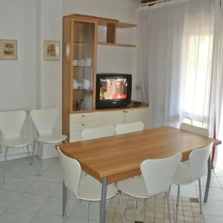 Comfortable Flat In Lignano Pineta Λινιάνο Σαμπιαντόρο