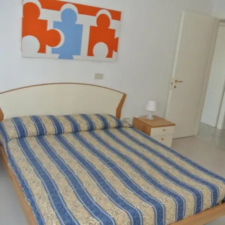 Comfortable Flat In Lignano Pineta