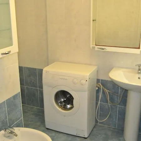 Comfortable Flat In Lignano Pineta